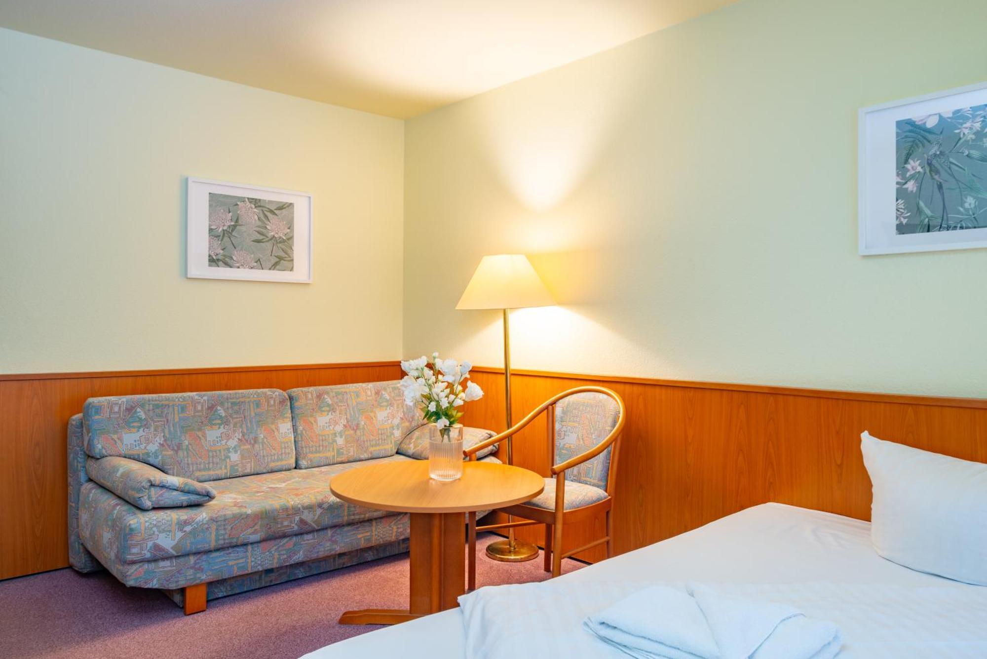 Waldhotel Schoeneiche -Self Check-In- Eksteriør billede